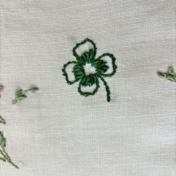 Shamrock Embroidered Linen Dresser Scarf Runner Lace Cottage Core Granny Vtg - Picture 4 of 6